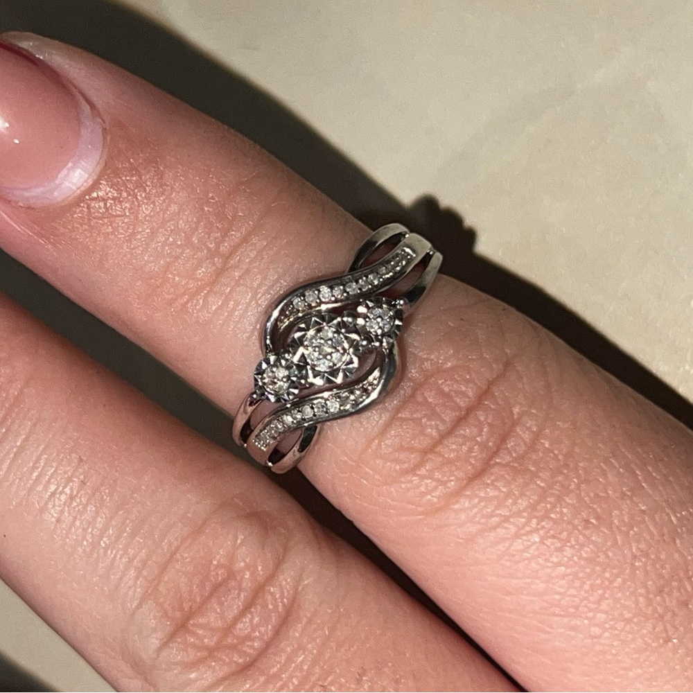 Elegant Silver Women's Ring with Crystals